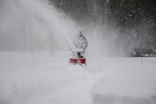 除雪機の点検・メンテナンス方法！正しい保管方法や寿命についても